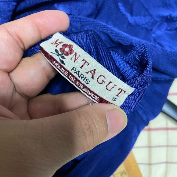 6- MONTAGUT PARIS Navy Floral POLYAMIDE V-Neck Top - Picture 4 of 8